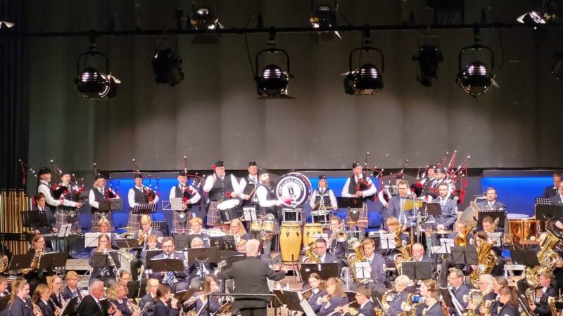 Serenadenkonzert in Erkelenz: Sinfonieorchester und Dudelsack-Band ergänzen sich perfekt