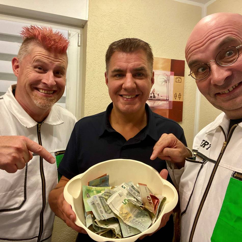 Beim Kabarettabend mit den Bürgermeisterkandidaten: Mehr als 1000 Euro für den guten Zweck