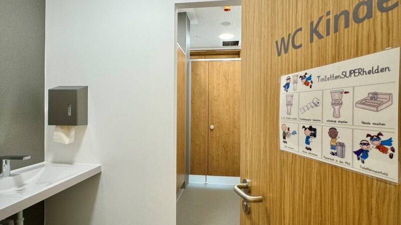 Erste Neusser Grundschule mit Unisex-Toiletten: „Müssen auf Kinder vorbereitet sein, die sich als anderes Geschlecht identifizieren“