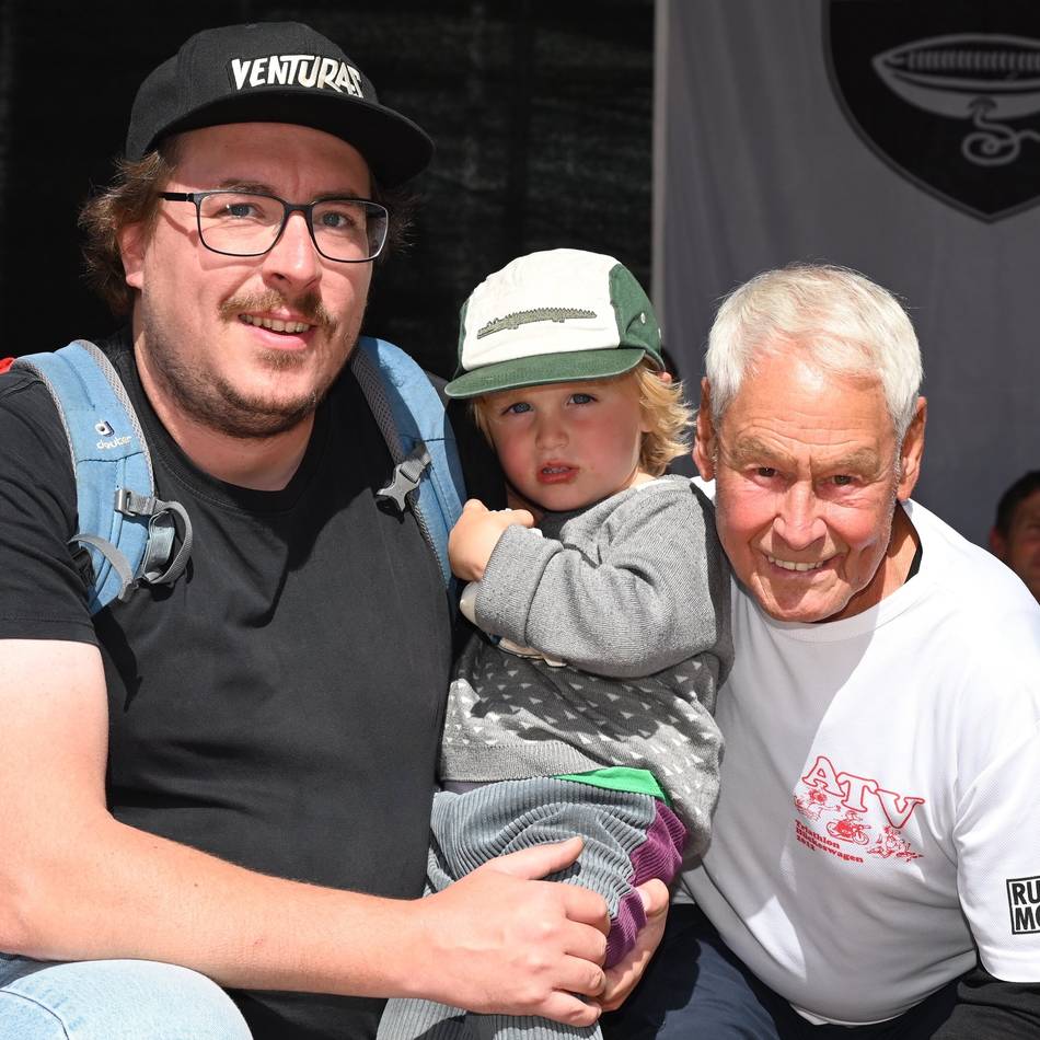 Siegerehrung auf dem Altstadtfest: Die Sieger beim Stadtradeln sind zwischen drei und 81 Jahre alt