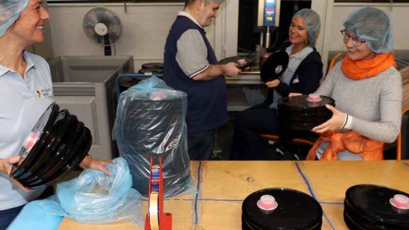 Ungewöhnliches Projekt in Leverkusen: „Schichtwechsel“ – Jobtausch für einen Tag