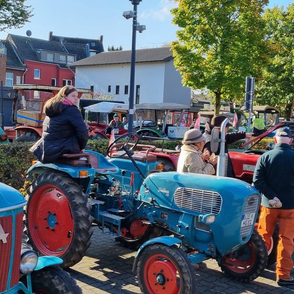 Treckerwallfahrt am 3. Oktober: Knatternde Trecker auf dem Weg zu Maria nach Kevelaer