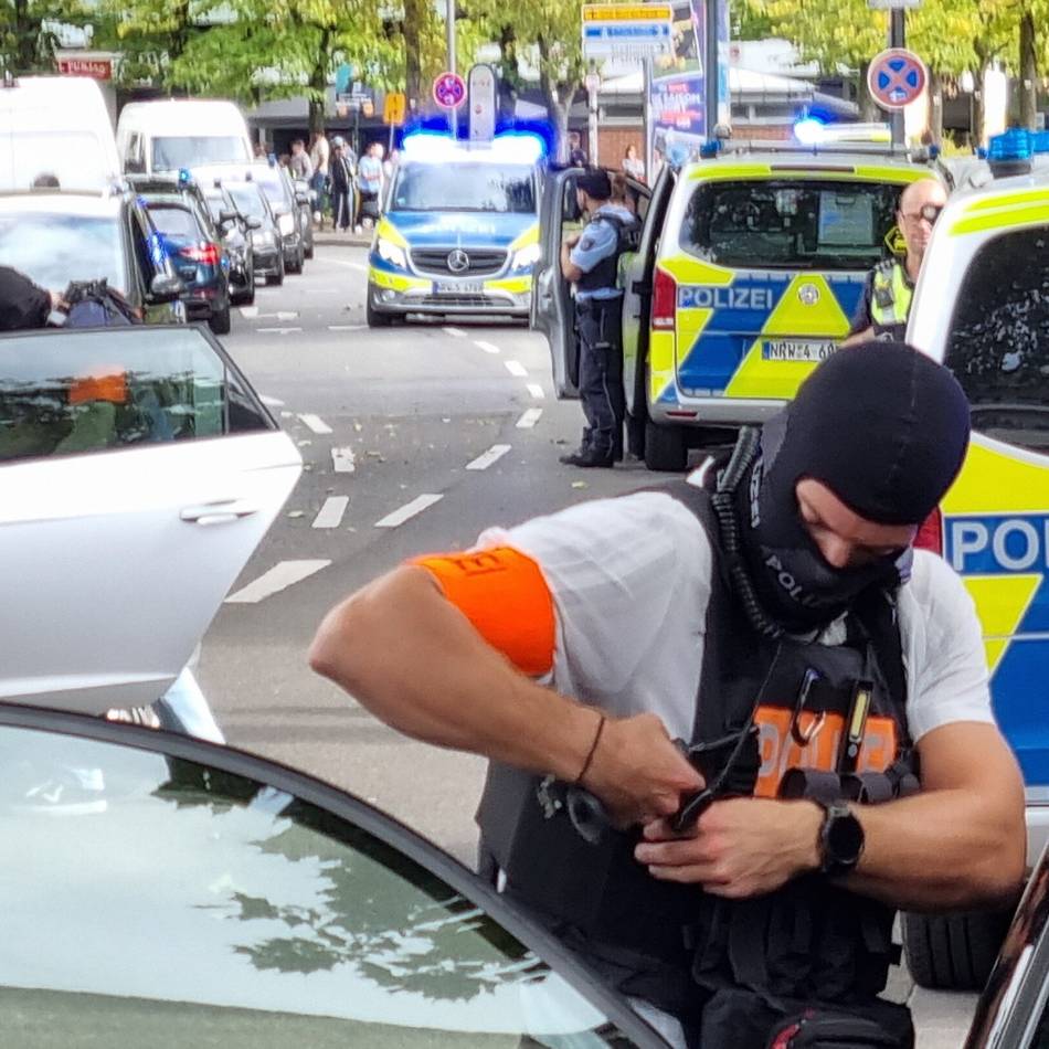 Polizeieinsatz in Leverkusen: Amokalarm am Landrat-Lucas-Gymnasium