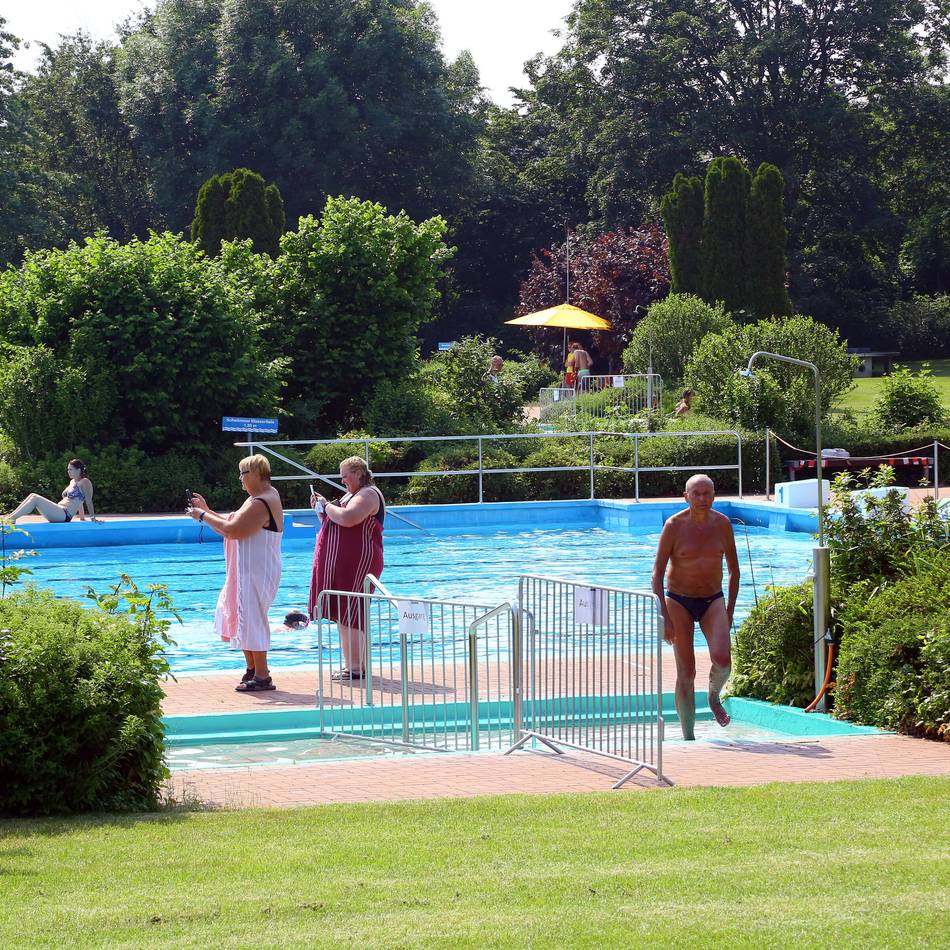 Planung im Sportausschuss: So könnte ein Kombibad in Rheinberg aussehen