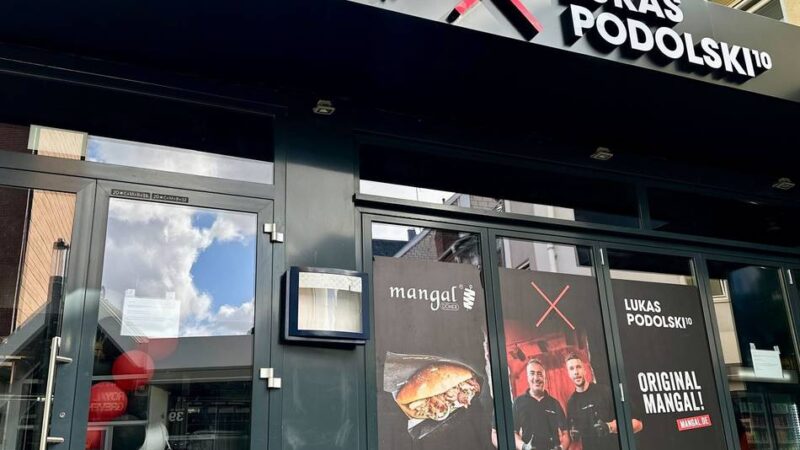 Kabelbrand soll die Ursache gewesen sein: Podolskis Döner-Start in Grevenbroich geplatzt – Eröffnung verschoben