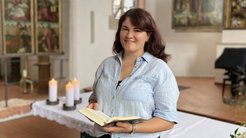 Für alle evangelischen Kirchengemeinden Rheinberg: Junge Pfarrerin wird am Sonntag mit viel Gesang ordiniert