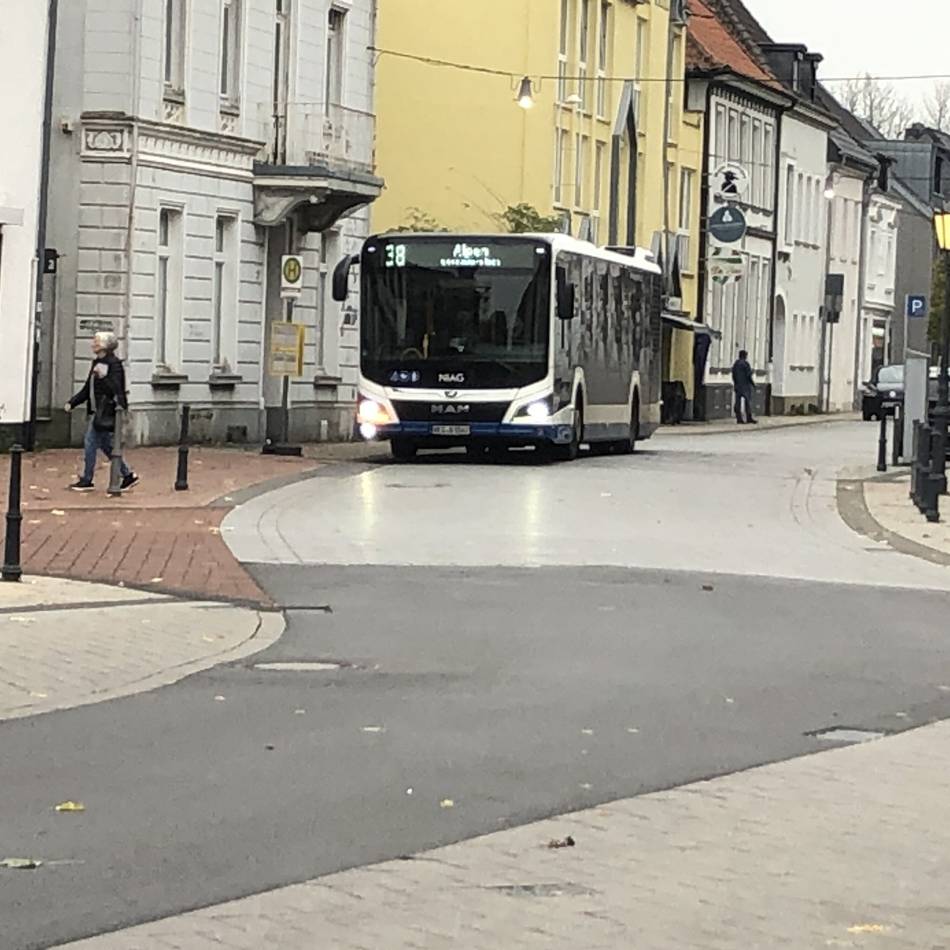 Asphalt statt Pflaster in der Rheinberger Innenstadt: Stadt prüft, ob zurückgezahlt werden muss