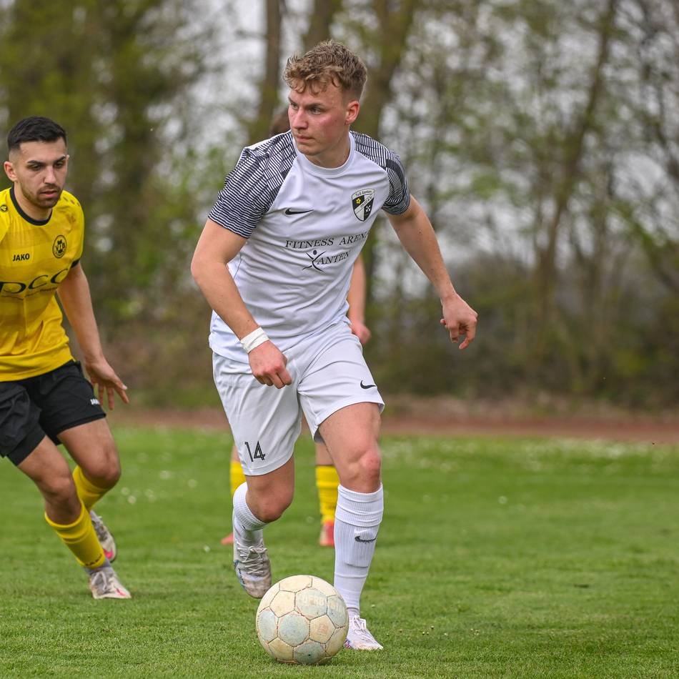 TuS Xanten empfängt Viktoria Goch II: Betreuer Mats Wardemann gibt Comeback in Fußballschuhen
