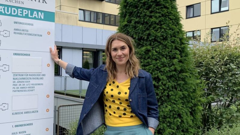 Promis in Hackenbroich: „Bettys Diagnose“: Schauspieler geben Autogramme