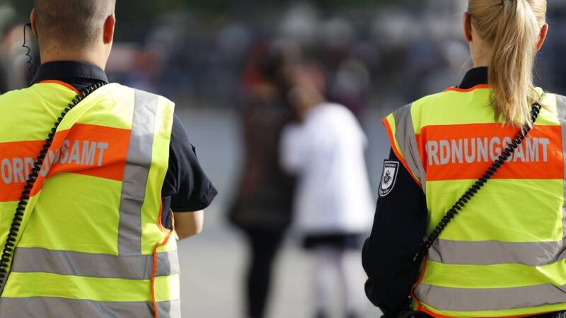 Nach verbalen Auseinandersetzungen: Ordnungsamt zeigt Präsenz auf dem Wochenmarkt in Alpen
