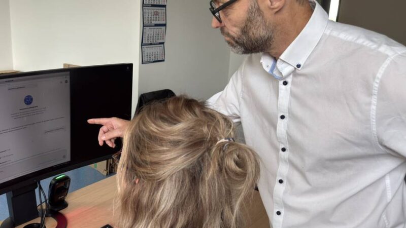 Assistent im Dormagener Ausländeramt: Künstliche Intelligenz soll beim Einbürgern helfen