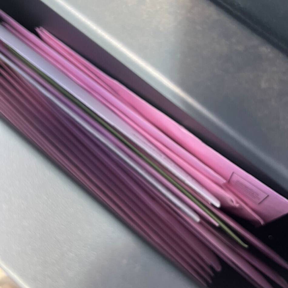 Am Rathaus in Benrath: „Hätte Briefe rausnehmen können“ – Wähler irritiert über vollen Briefkasten