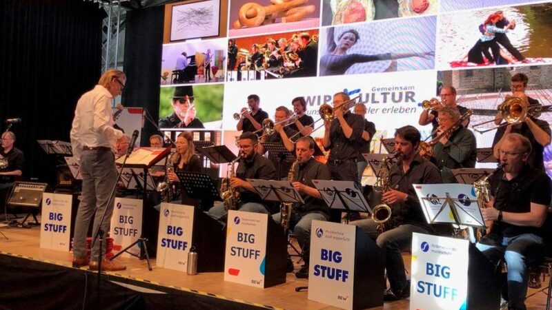 Konzert der Musikschule Wipperfürth: Bigband und Orchester treffen auf Jazzmusiker
