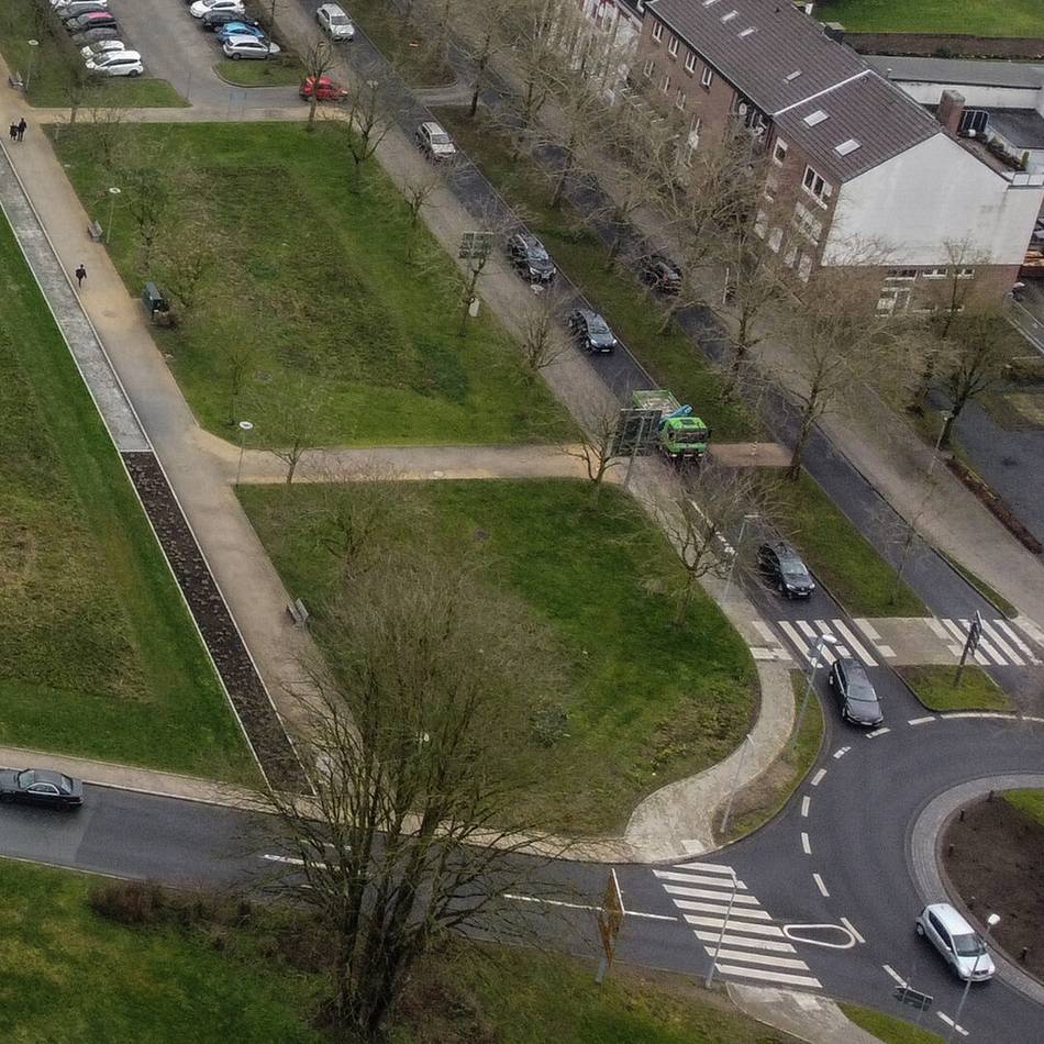 Sperrungen in Kleve: Neue Markierungen an Kreisverkehren in Nachtarbeit