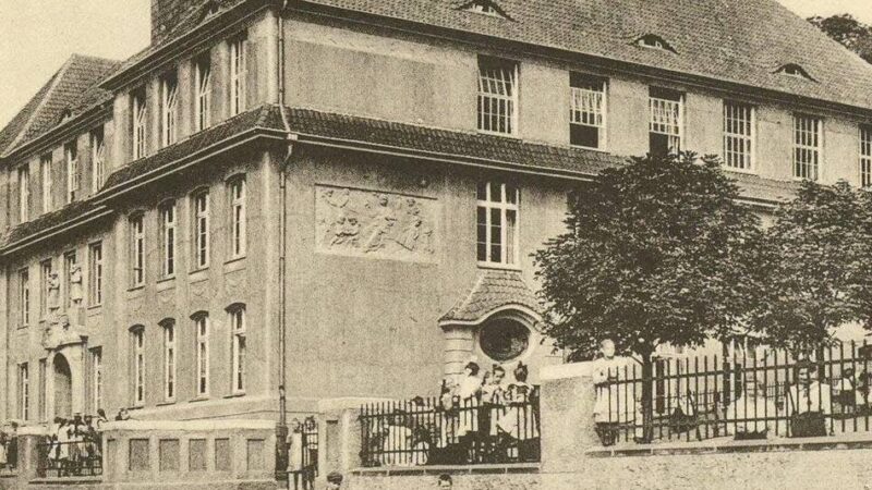 Mönchengladbacher Gymnasium am Geroweiher wird 150: Vom Mädchengymnasium zur „Schule am See“
