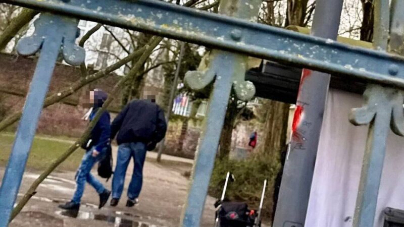 Schwerpunkt-Einsatz an der Stadthalle: Polizei hebt Drogendepot in Neuss aus