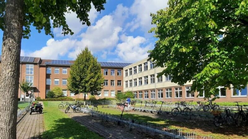 Diskussion vor der Kommunalwahl: Zieht das Andreas-Vesalius-Gymnasium in Wesel bald um?