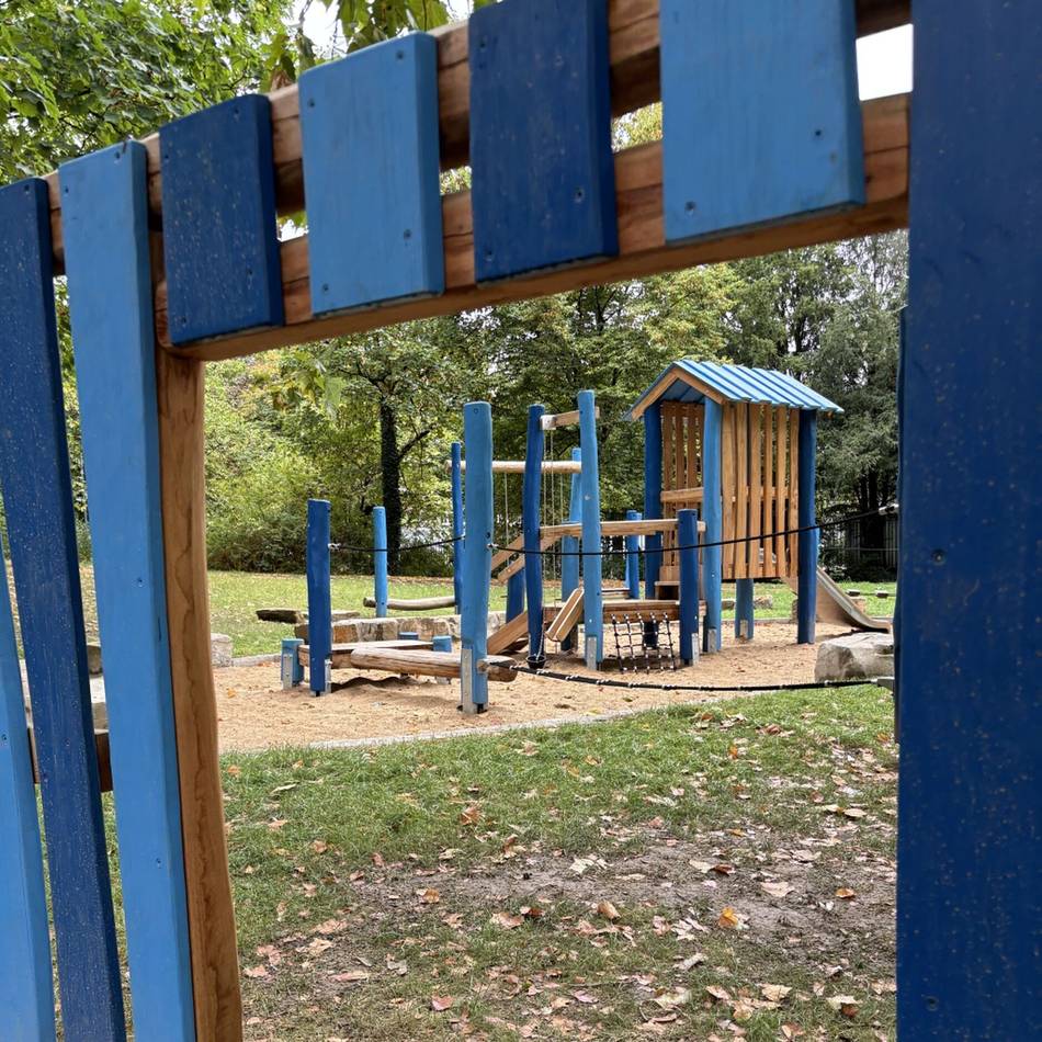 Kinder in Düsseldorf: Kinderspielplatz Hanielpark wurde um 230 Quadratmeter erweitert
