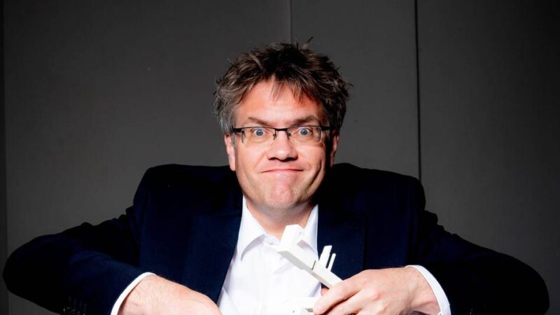 Musikkabarett in Rheinberg: Matthias Reuter gastiert im Budberger Bürgerhaus