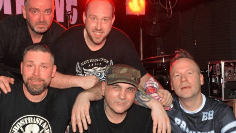 Kultur in Ratingen: Manege Lintorf lädt zum Punkrock-Feuerwerk