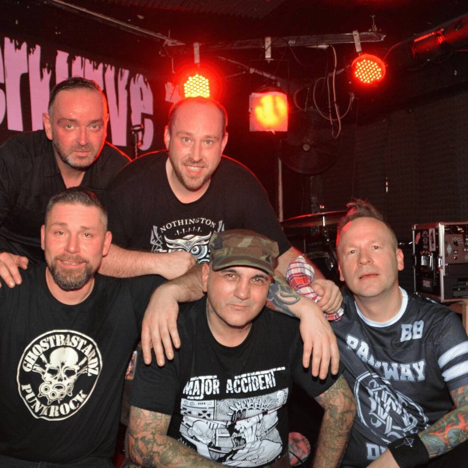 Kultur in Ratingen: Manege Lintorf lädt zum Punkrock-Feuerwerk