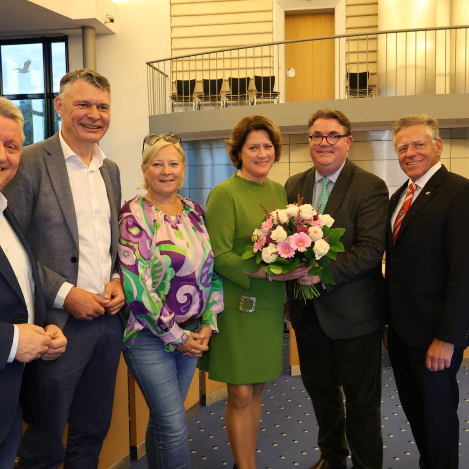 Stichwahlen im Rhein-Kreis Neuss: Freude über neue Landrätin – Schock über Ergebnis in Jüchen