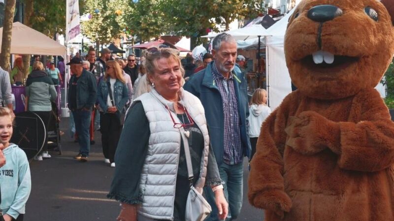 Verkaufsoffener Sonntag in Grevenbroich: Gute Stimmung beim Erlebnismarkt in der City