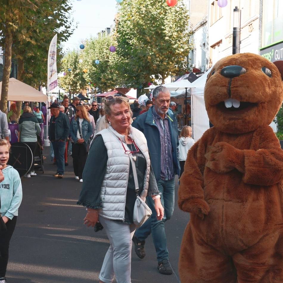 Verkaufsoffener Sonntag in Grevenbroich: Gute Stimmung beim Erlebnismarkt in der City