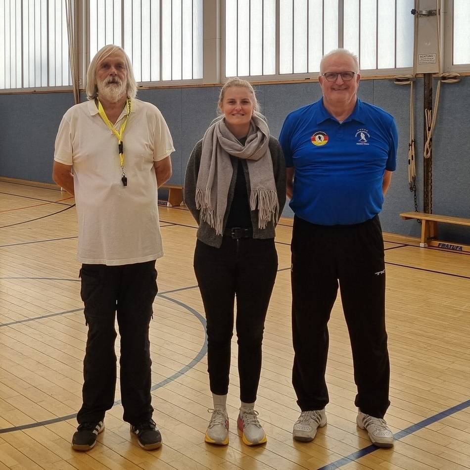 Grundschule am Deich und TuS 08 Rheinberg: In Wallach gibt’s Hockey im Sportunterricht