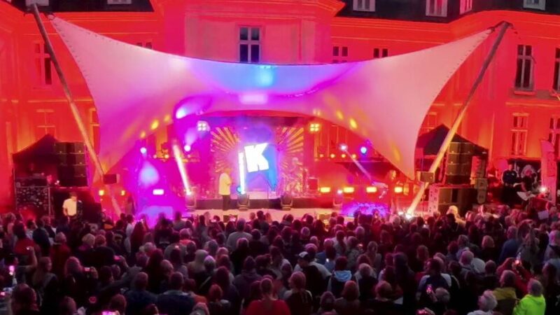 Open Air-Konzert: Kasalla rockt den Leverkusener Schlosspark