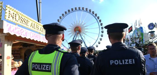 Oktoberfest in München: Polizei ermittelt nach Hitlergruß
