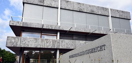 Bundesverfassungsgericht stärkt Rechte der Kirche in arbeitsrechtlichem Streit
