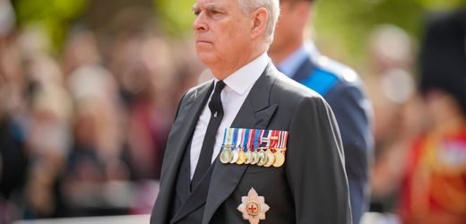 Prinz Andrew gibt alle royalen Titel ab – Verbindungen zu Sexualstraftäter Epstein