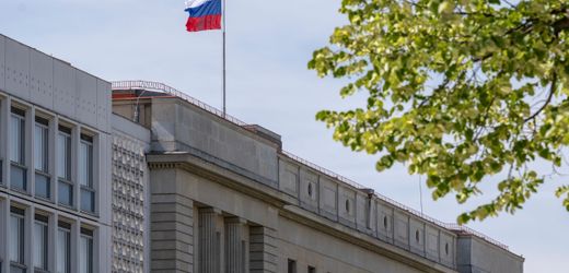 Berlin: AfD-Landtagsabgeordnete sorgen mit Besuch bei Putin-Ehrung für Ärger