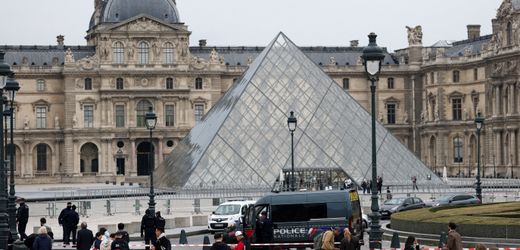 Louvre in Paris: Einbruch im Museum – Napoleons Schmuck gestohlen
