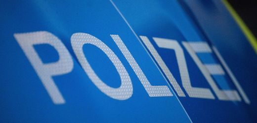 Breisach: Polizei findet Tausende nicht zugestellte Briefe in Transporter