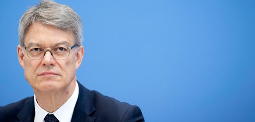Patrick Schnieder: CDU-Verkehrsminister hat Krankenhaus nach Kreislaufkollaps verlassen