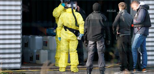 Nauen in Brandenburg: Polizei hebt Drogenlabor aus – große Menge Chemikalien entdeckt