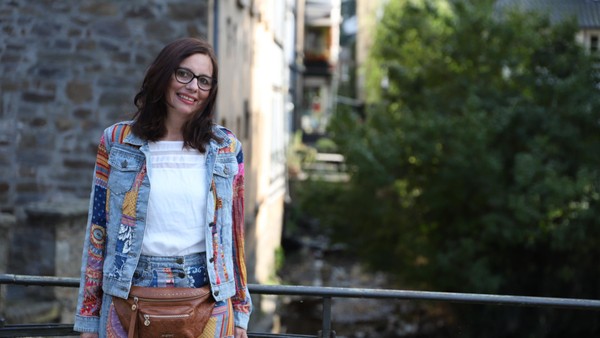 Überraschung: Velberter Singer/Songwriterin erhält „Die Eule“