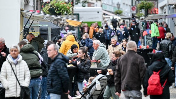Quirlig und gemütlich: Darum lieben alle das  Laternenfest in Velbert-Neviges