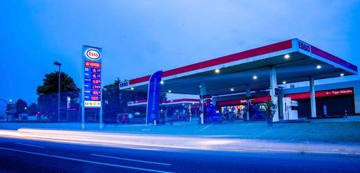 Benzin- und Dieselpreise: Autofahrer im Osten tanken deutlich teurer als im Westen