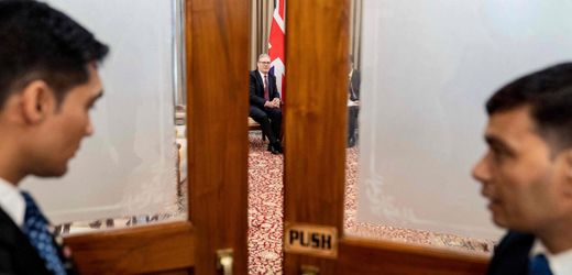 Großbritannien: Wie Keir Starmer zwischen Nigel Farage und Jeremy Corbyn unter Druck gerät