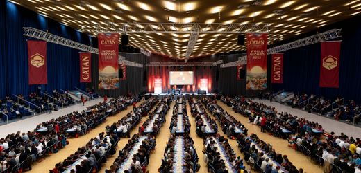 »Spiel 2025«: Weltrekord – 1170 Fans spielen in Essen gleichzeitig »Catan«