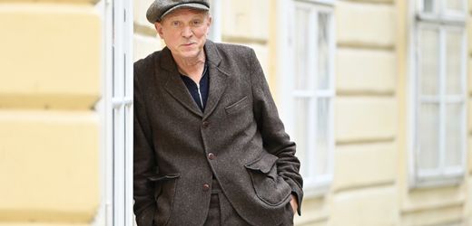 Ulrich Tukur: Schauspieler lernte Autofahren ohne Führerschein