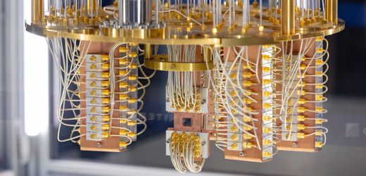 Forschung zu Quantencomputern: Physik-Nobelpreis für John Clarke, Michel Devoret und John Martinis