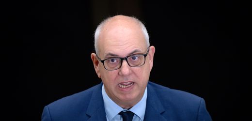 Andreas Bovenschulte: Bürgermeister von Bremen wird nach Beinbruch operiert