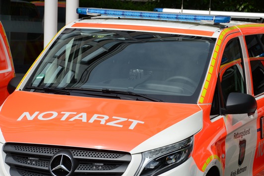 POL-ME: Zusammenstoß im Kreuzungsbereich: 24-Jähriger schwer verletzt – 2510017