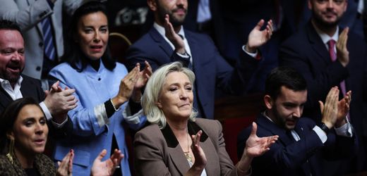 Frankreich: Rassemblement National bringt erstmals Antrag durch Nationalversammlung