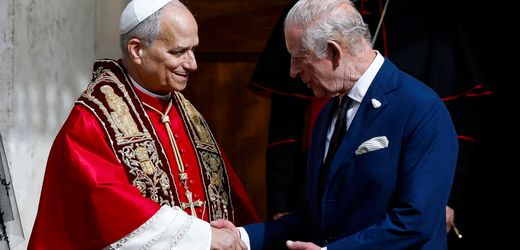 Papst Leo XIV. und König Charles III. beten gemeinsam in der Sixtinischen Kapelle