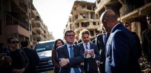 Syrien: Johann Wadephul rechnet nicht mit rascher Rückkehr von Syrern – »können kaum würdig leben«